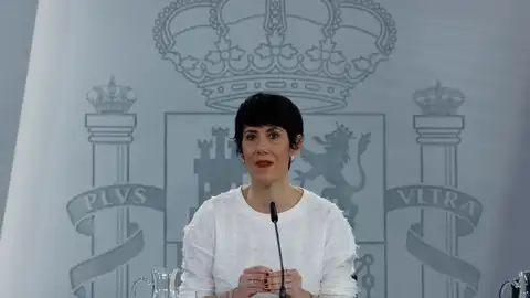 La ministra Portavoz, Elma Saiz, en una rueda de prensa tras el Consejo de Ministros. La ministra Portavoz, Elma Saiz, en una rueda de prensa tras el Consejo de Ministros.