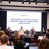 El Govern impulsa 350 cursos gratuïts de català per remuntar-ne l'ús social El Govern impulsa 350 cursos gratuïts de català per remuntar-ne l'ús social