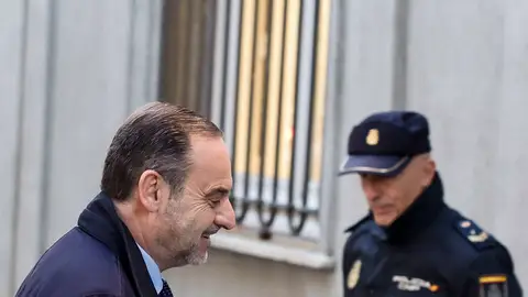 El exministro José Luis Ábalos a su llegada al Tribunal Supremo . El exministro José Luis Ábalos a su llegada al Tribunal Supremo . EFE/Javier Lizón