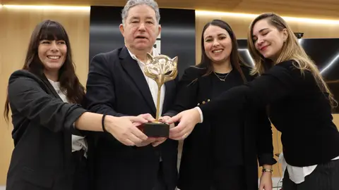 Pontevedra reivindica o tecido empresarial local na gala dos Premios Feroz Paco & Lola, Krack e El Nogal
