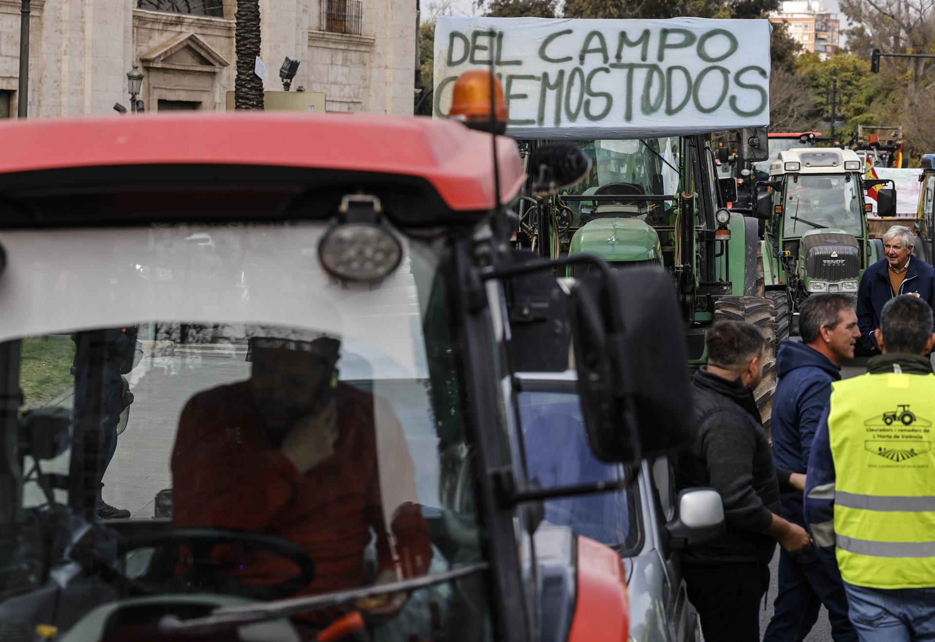 Alicante vivirá una tractorada el jueves próximo como protesta de los agricultores contra las políticas de Bruselas Alicante vivirá una tractorada el jueves próximo como protesta de los agricultores contra las políticas de Bruselas