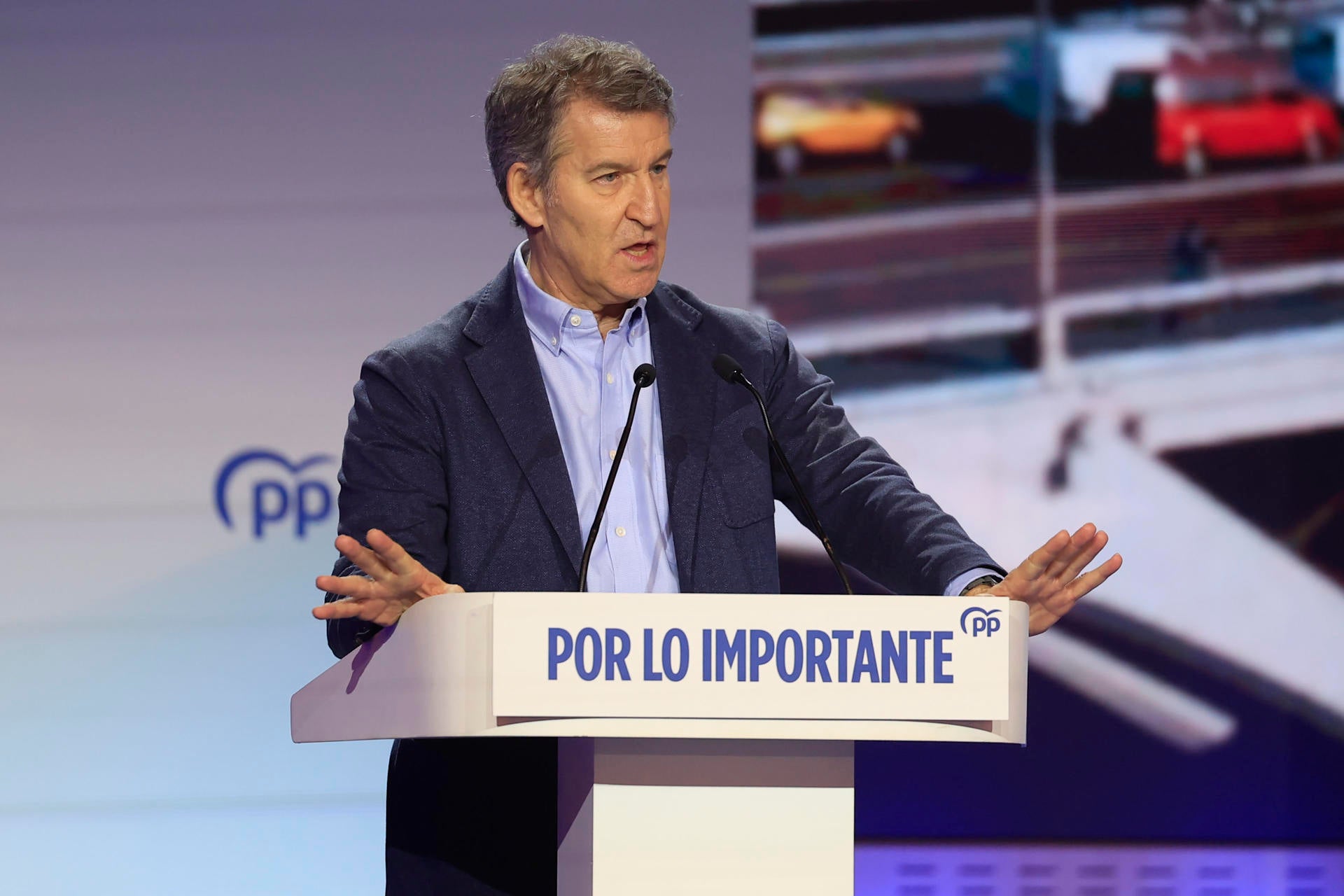 Feijóo acusa a Sánchez de nombrar "ministro de Hacienda" al "inhabilitado" Junqueras: "Han desguazado el Estado" Feijóo acusa a Sánchez de nombrar "ministro de Hacienda" al "inhabilitado" Junqueras: "Han desguazado el Estado"