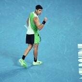 Carlos Alcaraz celebra su victoria ante Adam Walton