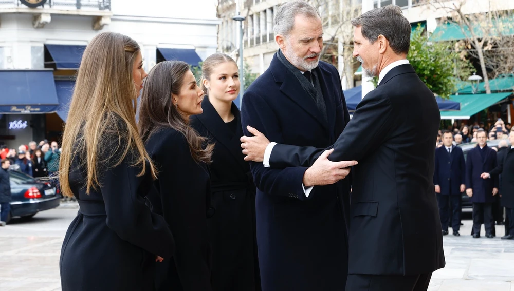Los Reyes transmiten el pésame al príncipe Pavlos de Grecia Los Reyes transmiten el pésame al príncipe Pavlos de Grecia