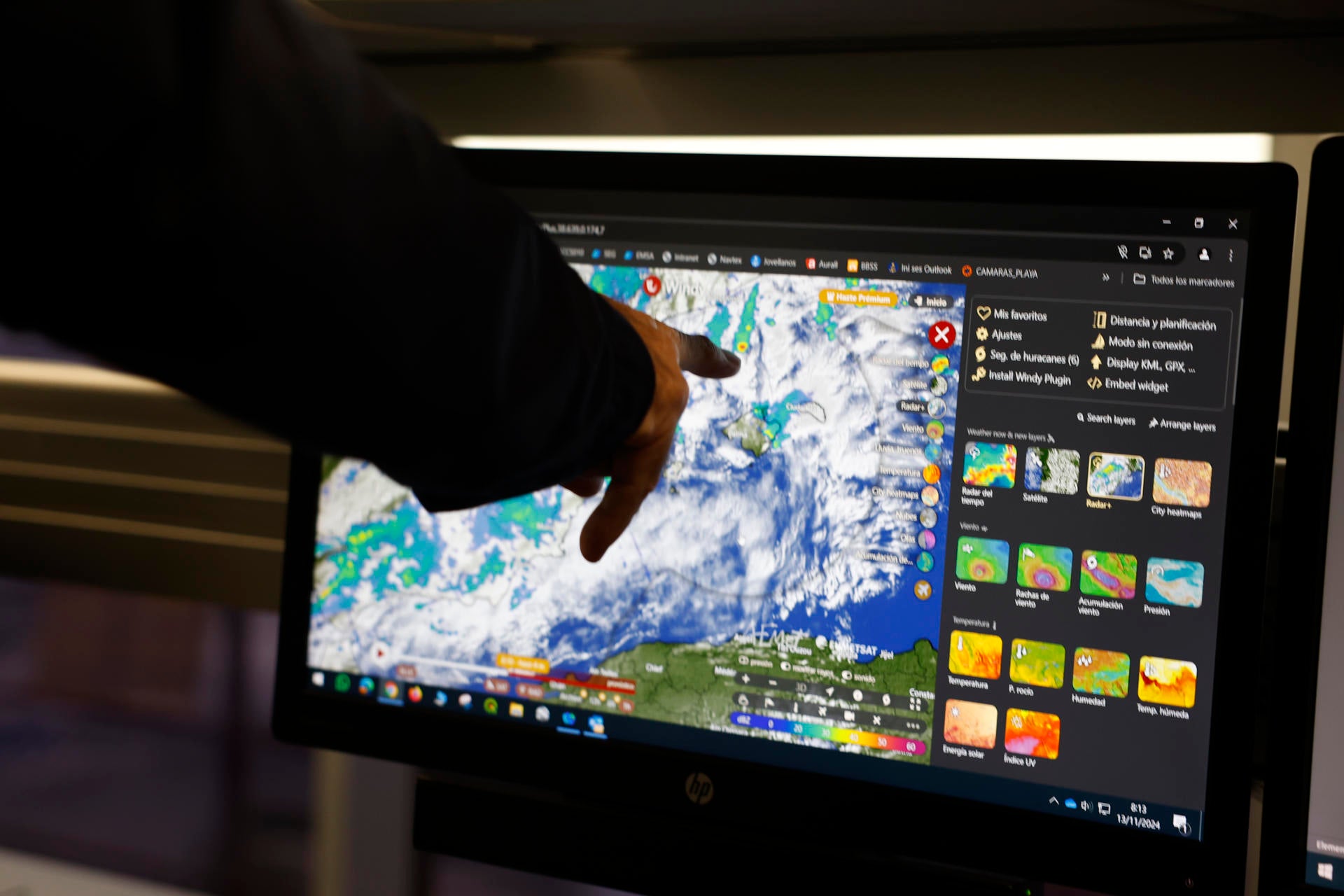 Aviso naranja este martes en el litoral por viento de hasta 70 km/h y olas de 4 metros Aviso naranja este martes en el litoral por viento de hasta 70 km/h y olas de 4 metros