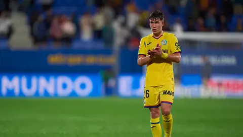 El padre del futbolista del Getafe Davinchi, entre los desaparecidos en el accidente ferroviario en Adamuz El padre del futbolista del Getafe Davinchi, entre los desaparecidos en el accidente ferroviario en Adamuz