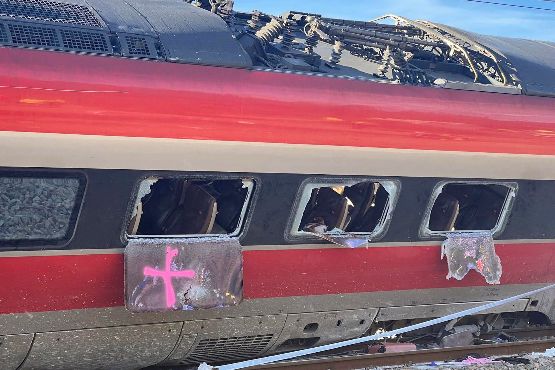 "Los móviles sonaban al lado de las víctimas": un bombero cuenta lo que vivió en la intervención en la tragedia de Adamuz "Los móviles sonaban al lado de las víctimas": un bombero cuenta lo que vivió en la intervención en la tragedia de Adamuz