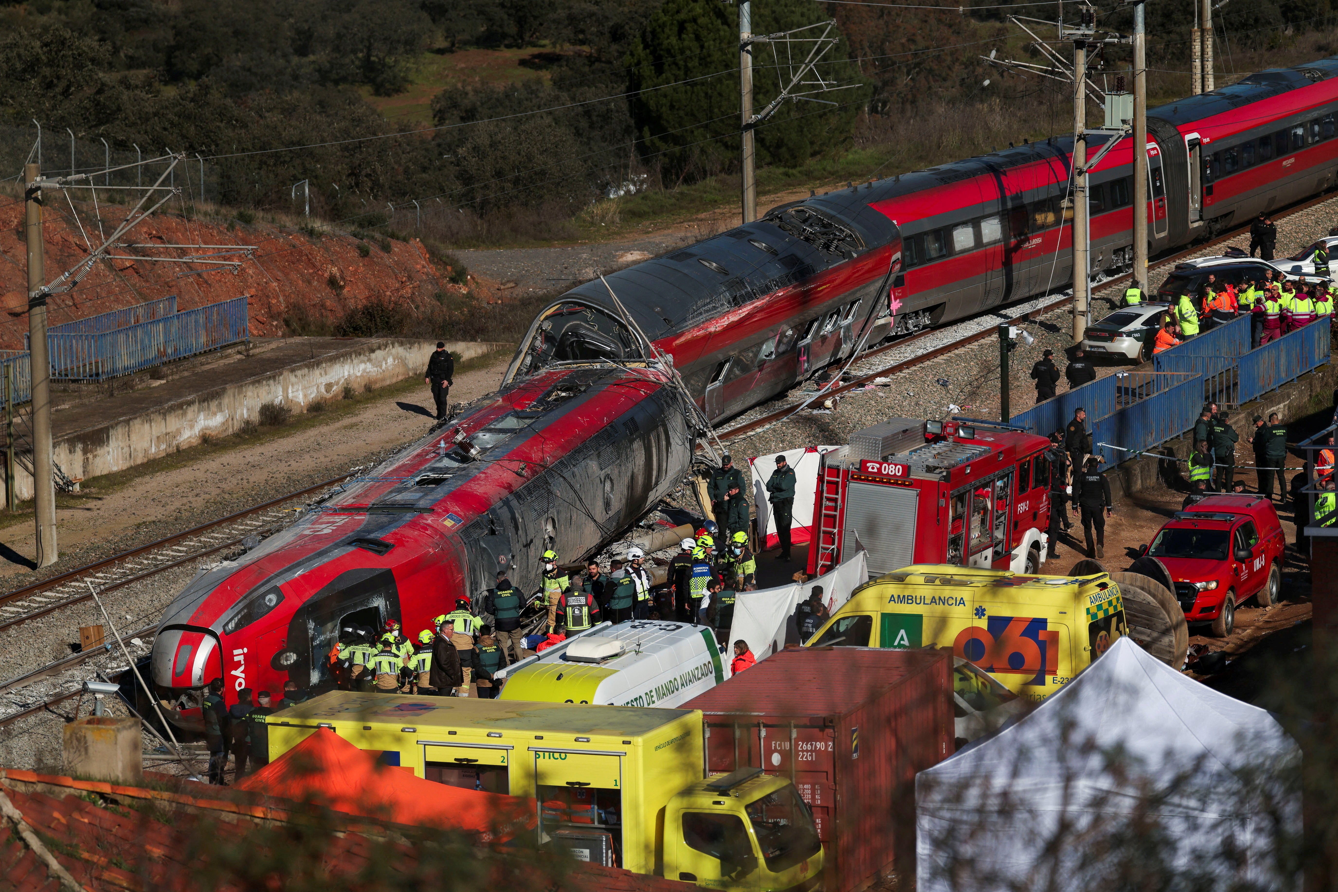 Imagen del accidente en Adamuz (Córdoba) entre un Iryo y un tren de Alvia Imagen del accidente en Adamuz (Córdoba) entre un Iryo y un tren de Alvia