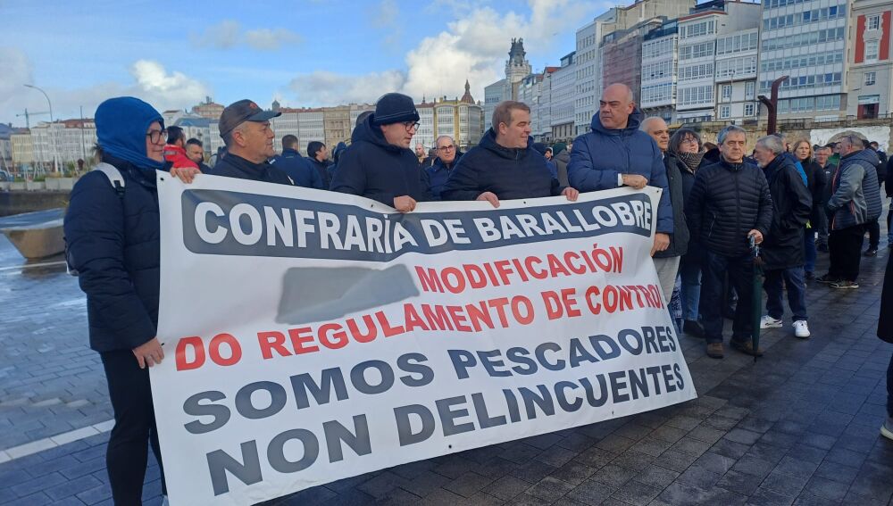 Protesta de la Cofradía de Barallobre en O Parrote