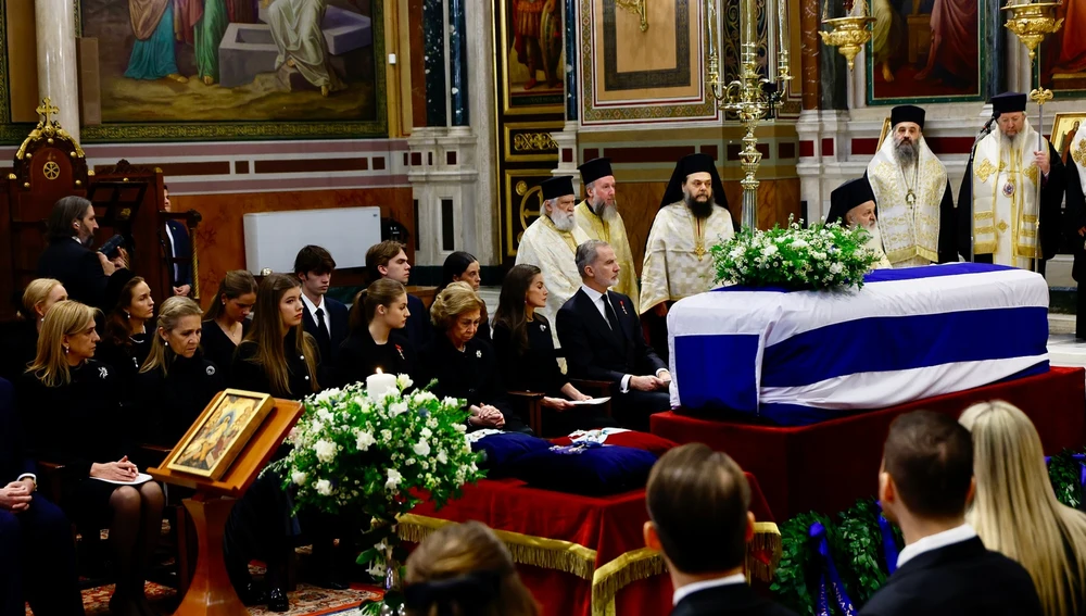 La Familia Real, salvo D Juan Carlos, despide a la princesa Irene de Grecia en Atenas La Familia Real, salvo D Juan Carlos, despide a la princesa Irene de Grecia en Atenas