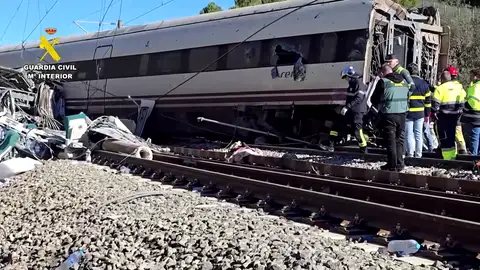 La tragedia de la menor de seis años de Punta Umbría: sus padres, hermano y primo han muerto en el accidente de Adamuz La tragedia de la menor de seis años de Punta Umbría: sus padres, hermano y primo han muerto en el accidente de Adamuz