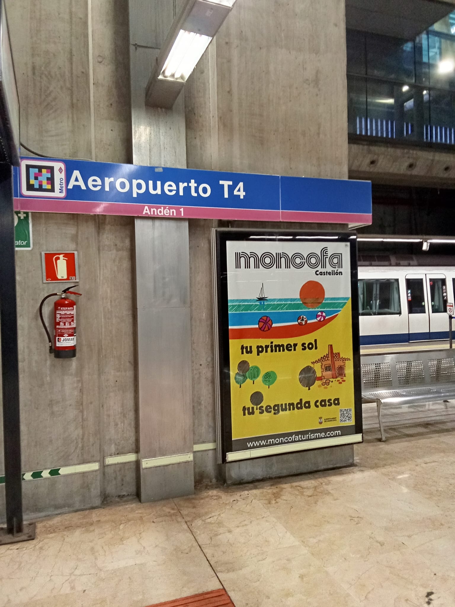 Moncofa refuerza su promoción turística con una campaña de alto impacto en la T4 del aeropuerto de Madrid-Barajas durante FITUR Moncofa refuerza su promoción turística con una campaña de alto impacto en la T4 del aeropuerto de Madrid-Barajas durante FITUR