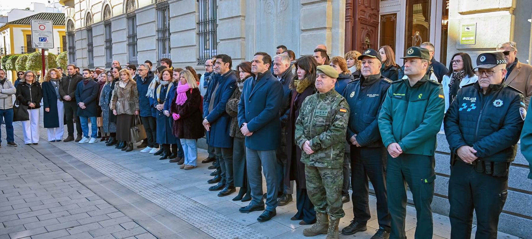 Ciudad Real se suma al minuto de silencio en memoria de las víctimas del accidente ferroviario en Córdoba Ciudad Real se suma al minuto de silencio en memoria de las víctimas del accidente ferroviario en Córdoba