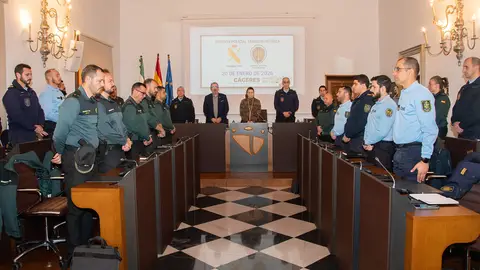 Diputación de Cáceres acoge la reunión transfronteriza de coordinación entre Guardia Civil y Guardia Nacional Republicana Diputación de Cáceres acoge la reunión transfronteriza de coordinación entre Guardia Civil y Guardia Nacional Republicana
