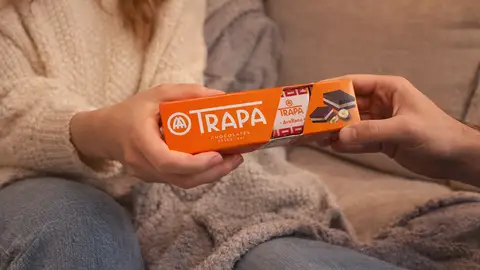 El primer bombón de España estrena formato por el 135 aniversario de Trapa .