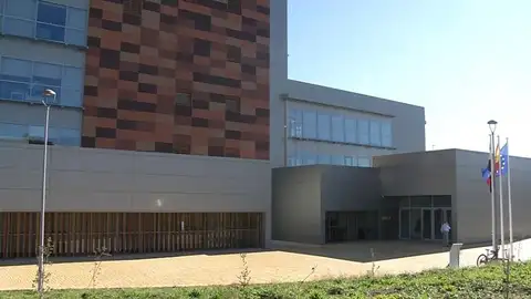 La Fiscalía de Badajoz pide 30 años de prisión para un padre acusado de agresión sexual a dos de sus hijas La Fiscalía de Badajoz pide 30 años de prisión para un padre acusado de agresión sexual a dos de sus hijas