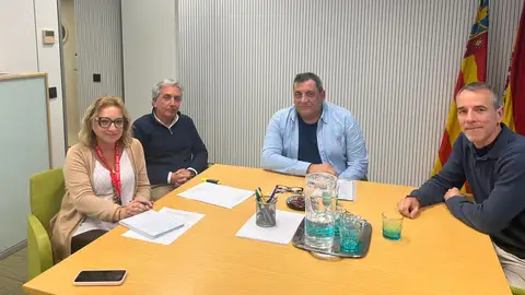 El comisionado de la Generalitat para la Reconstrucción tras la DANA, Raúl Mérida, se reúne con la asociación 'Tots a una veu' de Picanya El comisionado de la Generalitat para la Reconstrucción tras la DANA, Raúl Mérida, se reúne con la asociación 'Tots a una veu' de Picanya