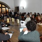 Los ganadores del Premio San Clemente acuden al IES Rosalía de Castro para recibir "el respaldo del futuro del país"