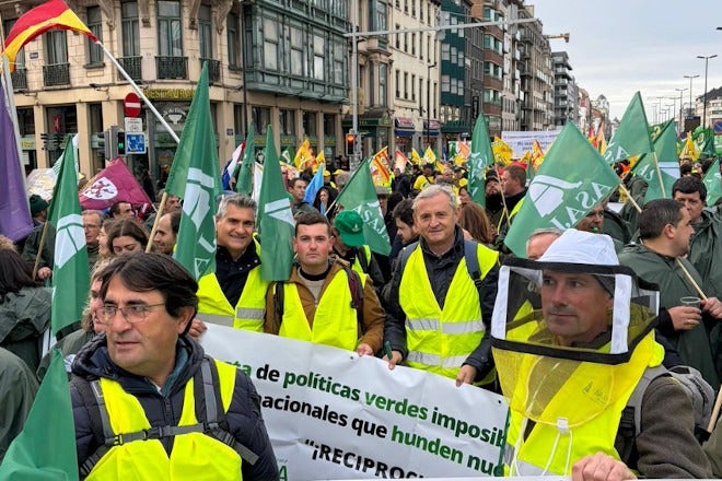 Los agricultores de Alicante celebran el recurso contra Mercosur pero mantienen la tractorada Los agricultores de Alicante celebran el recurso contra Mercosur pero mantienen la tractorada