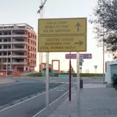 La obra en la calle Cervantes de Villajoyosa comienza en la zona sur y ya se está desviando el tráfico por la Avenida Marina Baixa La obra en la calle Cervantes de Villajoyosa comienza en la zona sur y ya se está desviando el tráfico por la Avenida Marina Baixa