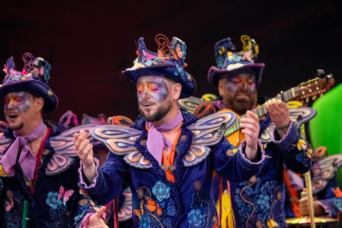 Homenaje en el Teatro Falla a las víctimas de Puerta Umbría del accidente de Adamuz: "Mi pueblo se estremece" Homenaje en el Teatro Falla a las víctimas de Puerta Umbría del accidente de Adamuz: "Mi pueblo se estremece"