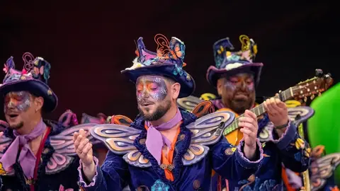 Homenaje en el Teatro Falla a las víctimas de Puerta Umbría del accidente de Adamuz: "Mi pueblo se estremece" Homenaje en el Teatro Falla a las víctimas de Puerta Umbría del accidente de Adamuz: "Mi pueblo se estremece"