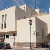 Investigan la muerte de un hombre al caer desde una azotea tras matar a su padre y herir a su madre