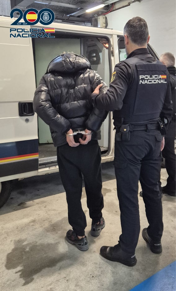 Detenidos tres hombres tras intentar robar en una vivienda de Teis Detenidos tres hombres tras intentar robar en una vivienda de Teis