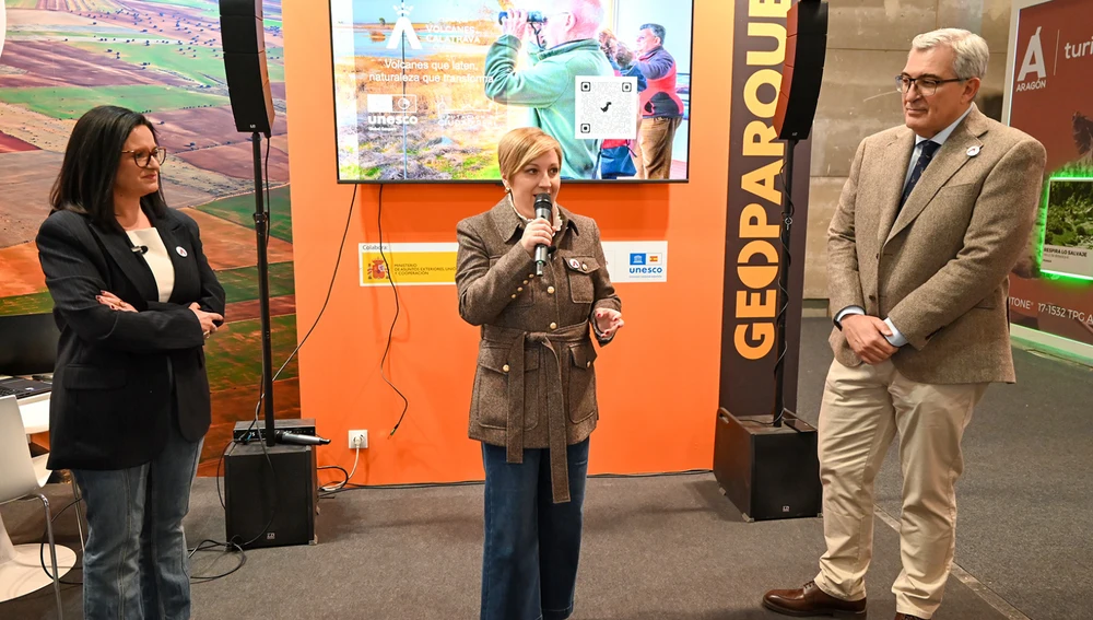 Sonia González presenta la nueva identidad corporativa del geoparque Sonia González presenta la nueva identidad corporativa del geoparque