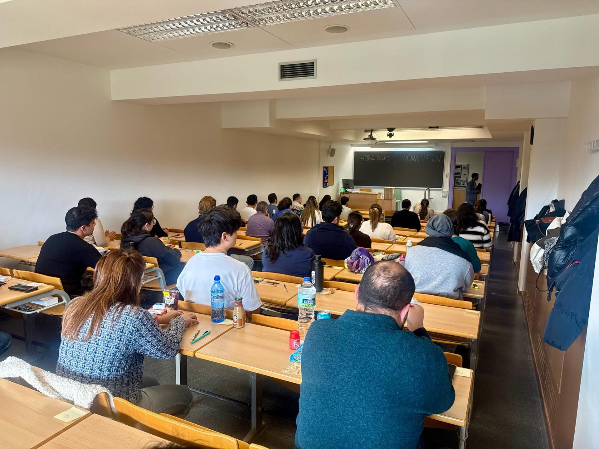 Convocatoria inédita del MIR 2026: casi 800 aspirantes no admitidos realizan el examen Convocatoria inédita del MIR 2026: casi 800 aspirantes no admitidos realizan el examen