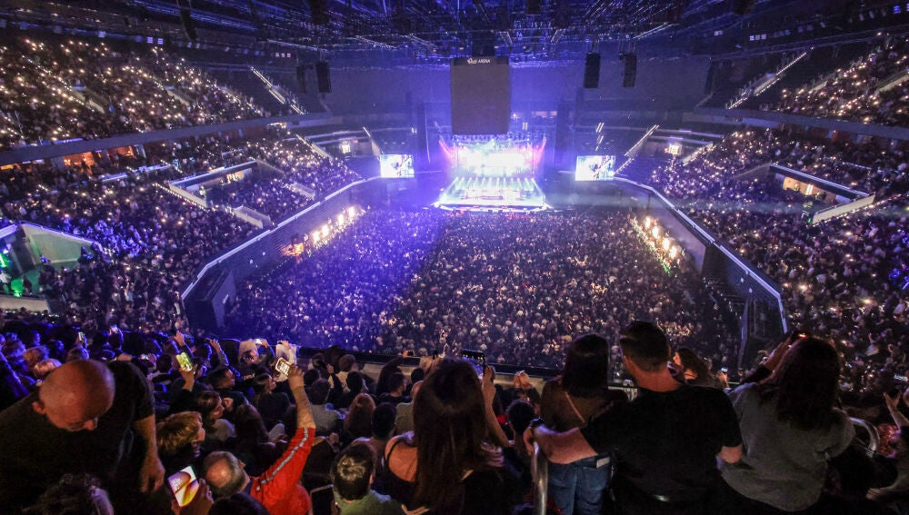 Más de 16.000 personas rugen junto a Fito & Fitipaldis en el Roig Arena