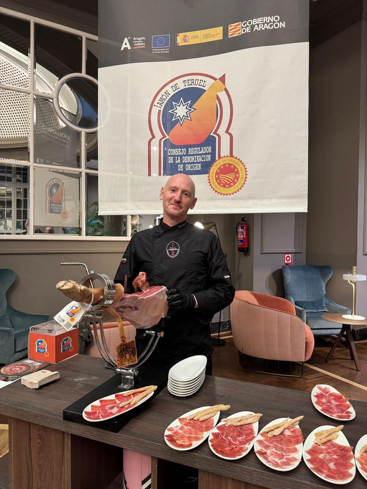 El cortador de jamón profesional Toño Palacio El cortador de jamón profesional Toño Palacio