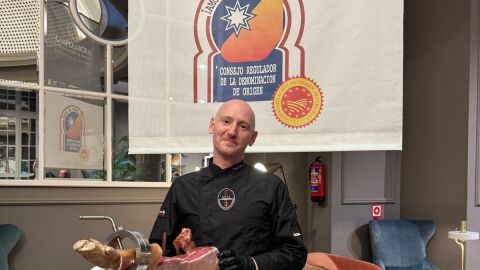 El cortador de jam&oacute;n profesional To&ntilde;o Palacio