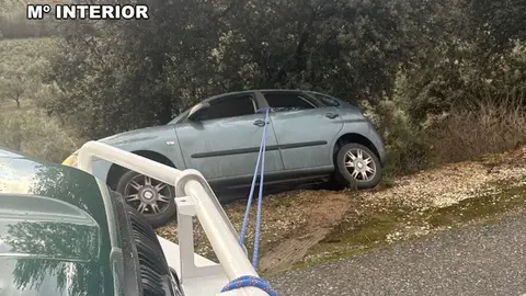 Rescatada una mujer tras salirse de la vía y volcar con su vehículo en Moclín Rescatada una mujer tras salirse de la vía y volcar con su vehículo en Moclín