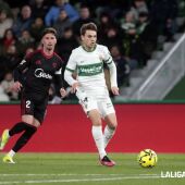 Aleix Febas, ante el Sevilla.