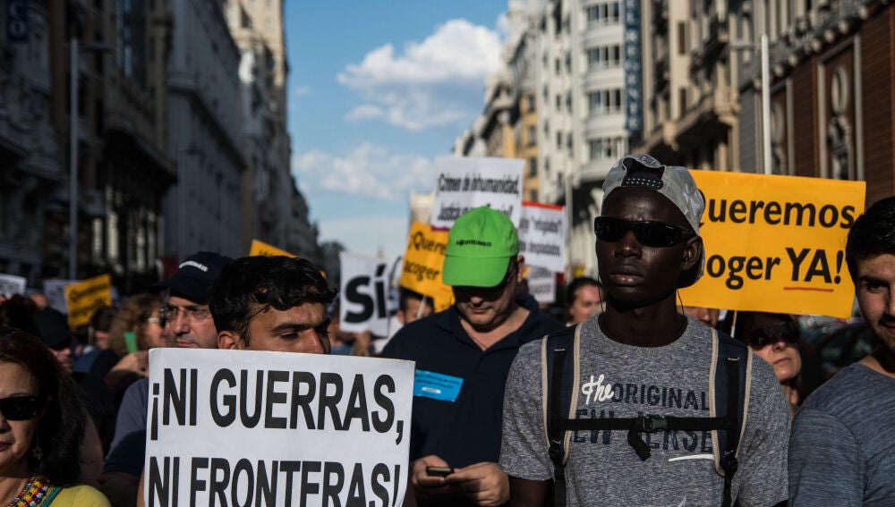 Qué significa la regularización de migrantes: todos los derechos que adquieren o tipo de permiso de residencia