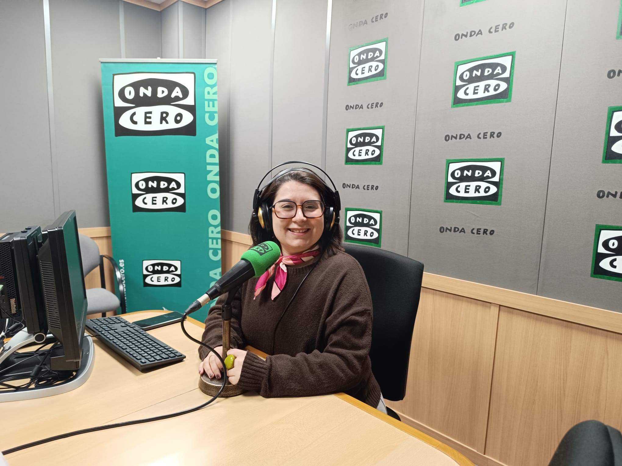 Vuelta al mundo con la Editorial Gusanillo Vuelta al mundo con la Editorial Gusanillo