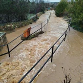 Desbordamiento de un arroyo en Chillón Desbordamiento de un arroyo en Chillón