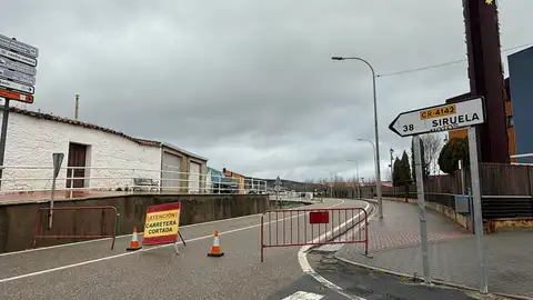 Carretera cortada en Chillón Carretera cortada en Chillón