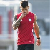 Alfon, en un entrenamiento con el Sevilla.