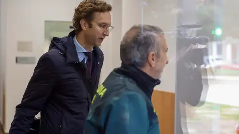 El abogado general de la Generalitat, Álvaro Martínez, a su llegada este martes al juzgado de Catarroja (Valencia). El abogado general de la Generalitat, Álvaro Martínez, a su llegada este martes al juzgado de Catarroja (Valencia).