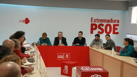Los Grupos Parlamentarios extremeños fijan sus direcciones para la nueva legislatura Los Grupos Parlamentarios extremeños fijan sus direcciones para la nueva legislatura