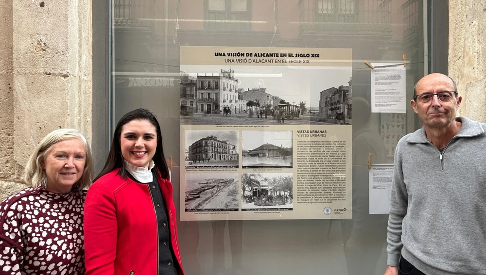 La concejala y los archiveros municipales La concejala y los archiveros municipales