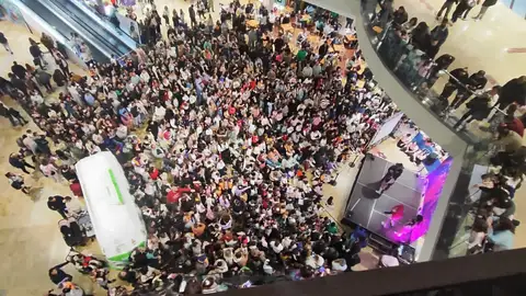 El fenómeno K-Pop desborda las expectativas en el Centro Comercial Rosaleda con más de 3.000 asistentes El fenómeno K-Pop desborda las expectativas en el Centro Comercial Rosaleda con más de 3.000 asistentes