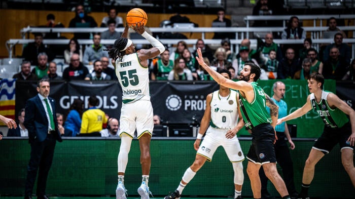 Se le escapó la victoria a Unicaja en Badalona Se le escapó la victoria a Unicaja en Badalona