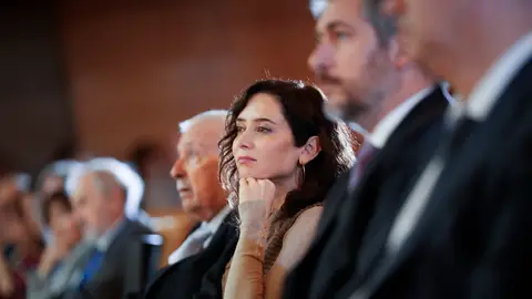 Ayuso alerta de que la paralegalidad no se puede volver estructural: "entonces es cuando todo cae" Ayuso alerta de que la paralegalidad no se puede volver estructural: "entonces es cuando todo cae"