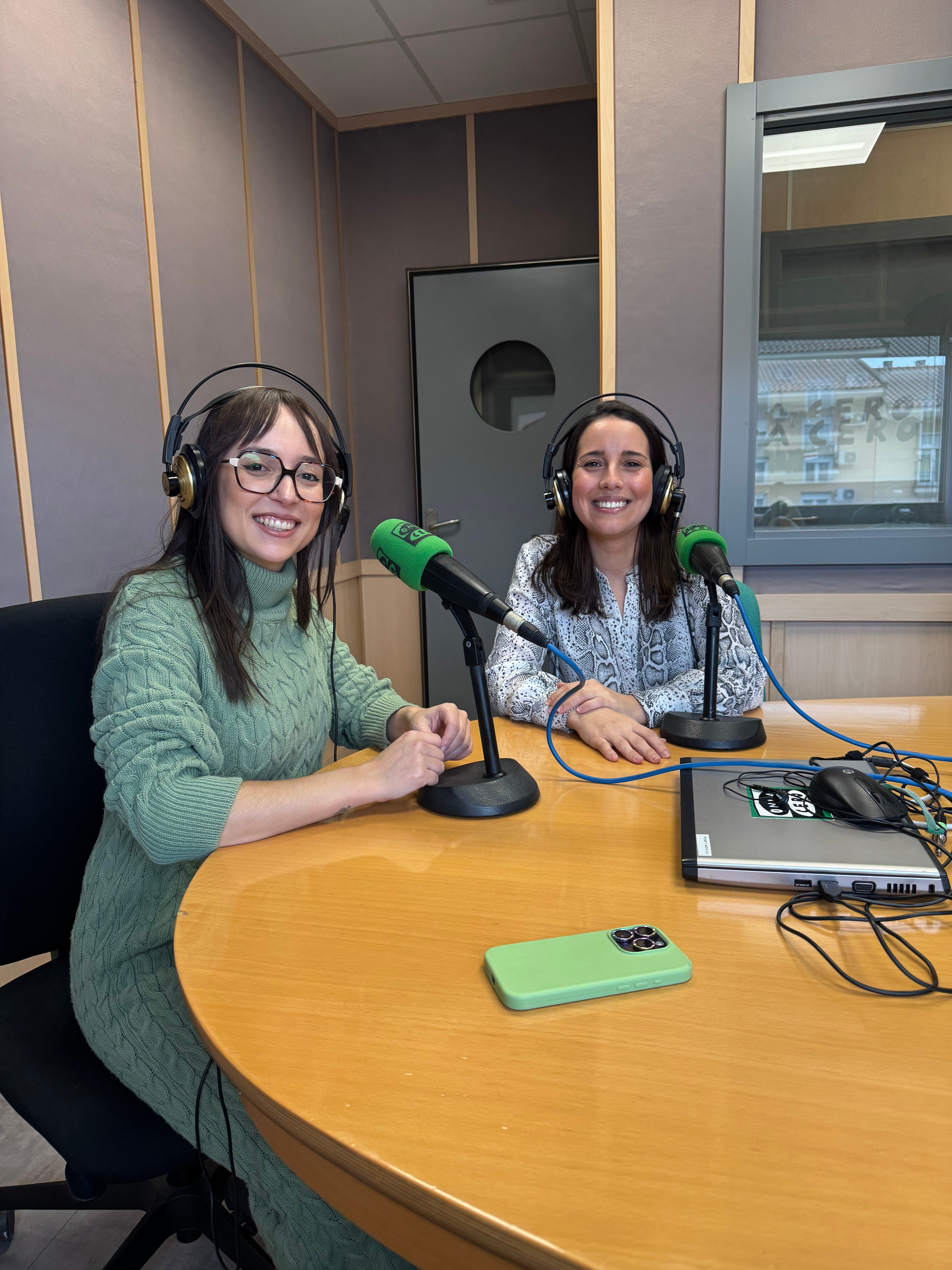 La Cantante Gala presenta su último single "Todo Cambió" La Cantante Gala presenta su último single "Todo Cambió"