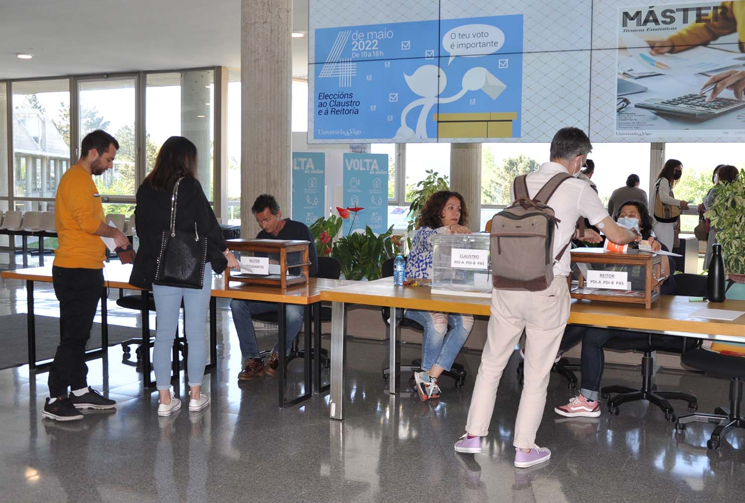 Las elecciones a Rector de la Universidad de Vigo se celebrarán el 6 de mayo Las elecciones a Rector de la Universidad de Vigo se celebrarán el 6 de mayo