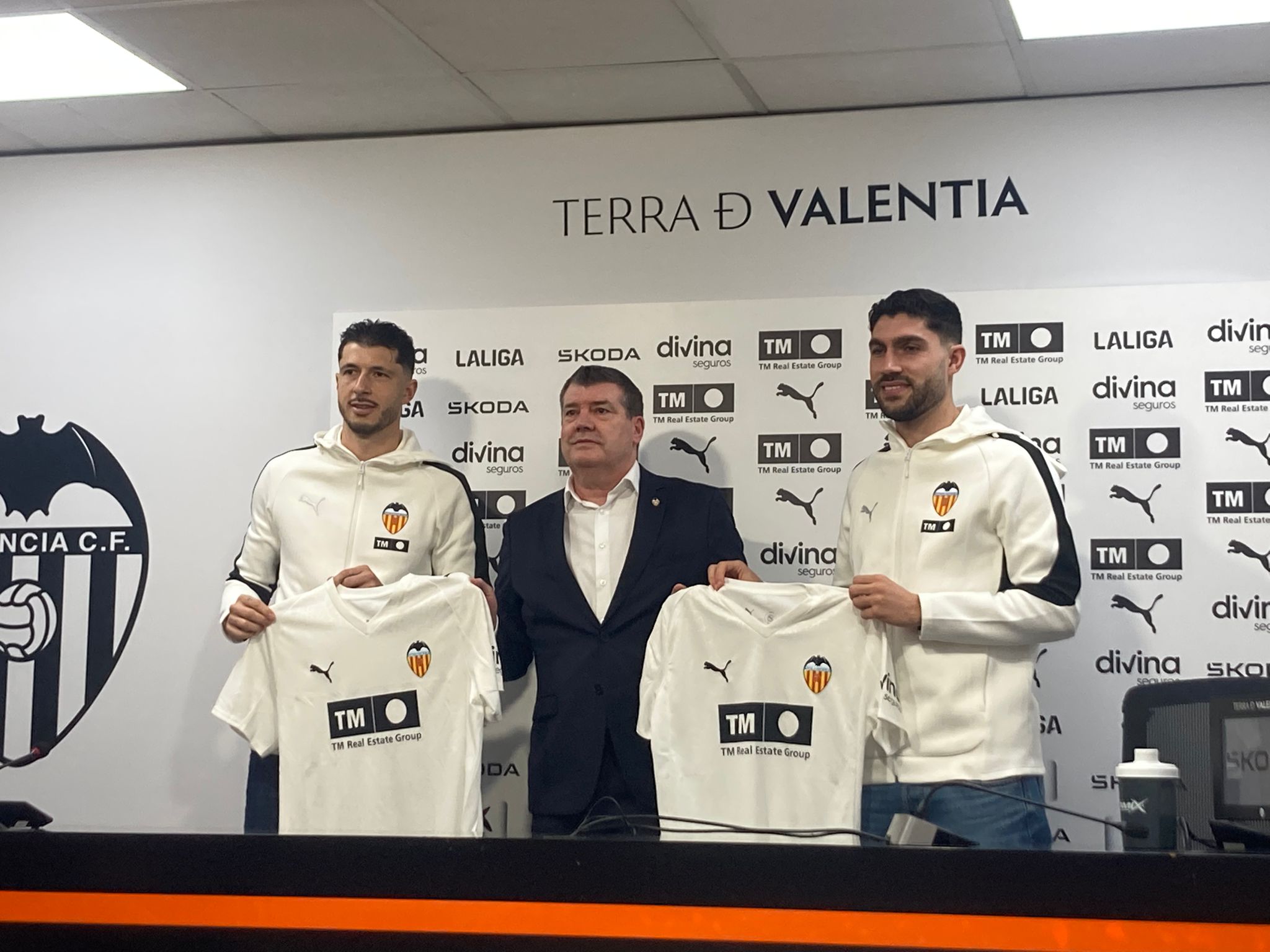 Guido Rodríguez: "Me encantaría hacer bien las cosas acá para que el club quiera que me quede y yo querer quedarme" Guido Rodríguez: "Me encantaría hacer bien las cosas acá para que el club quiera que me quede y yo querer quedarme"