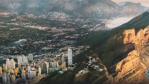 Benidorm mueve ficha para afrontar la indemnización de Serra Gelada y solicita 55 millones a Hacienda Benidorm mueve ficha para afrontar la indemnización de Serra Gelada y solicita 55 millones a Hacienda